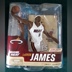 LeBron James Figure And Magazines
